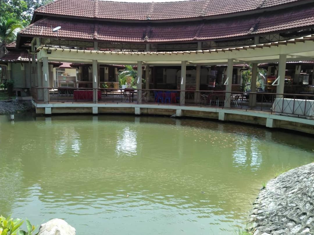 Hotel Felda Residence Hot Springs Sungkai Zewnętrze zdjęcie